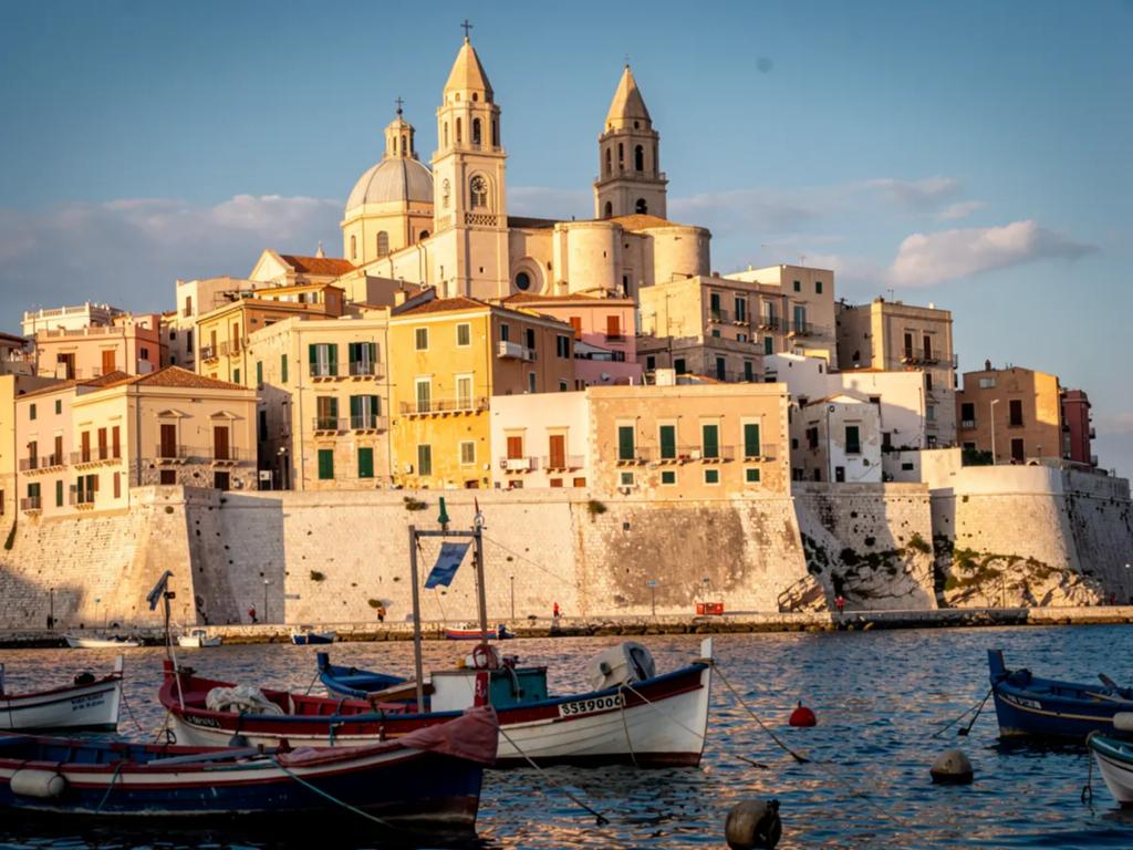 eSIM Cagliari - Buy prepaid travel data for Cagliari, Italy