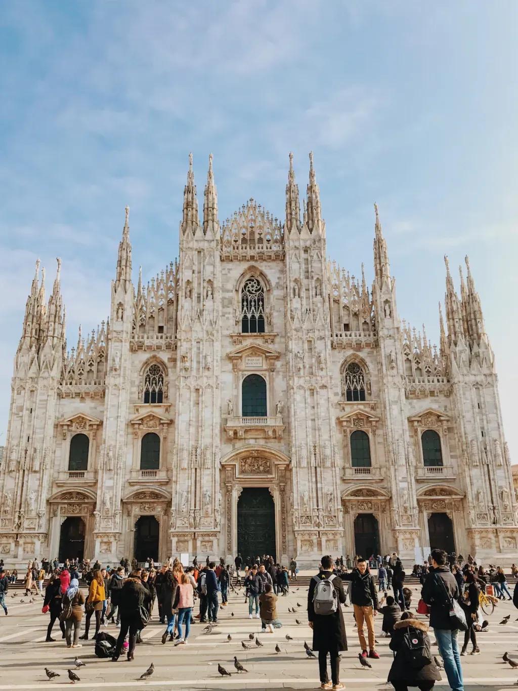 eSIM Milan - Buy prepaid travel data for Milan, Italy