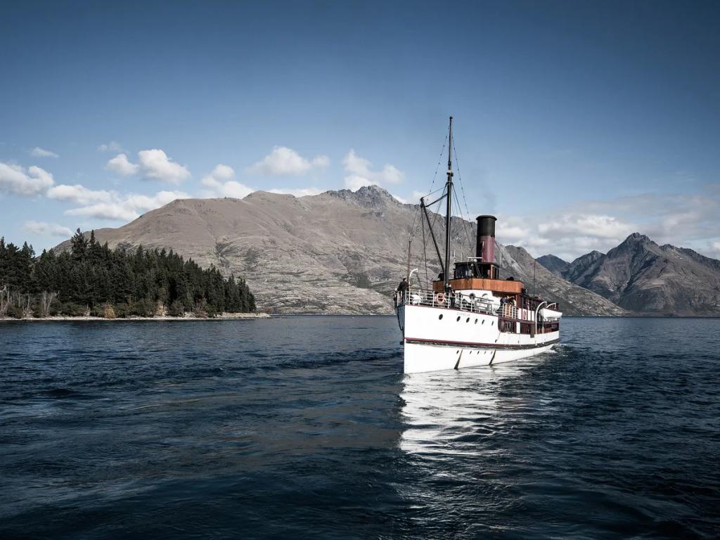 eSIM Queenstown - Buy prepaid travel data for Queenstown, New Zealand