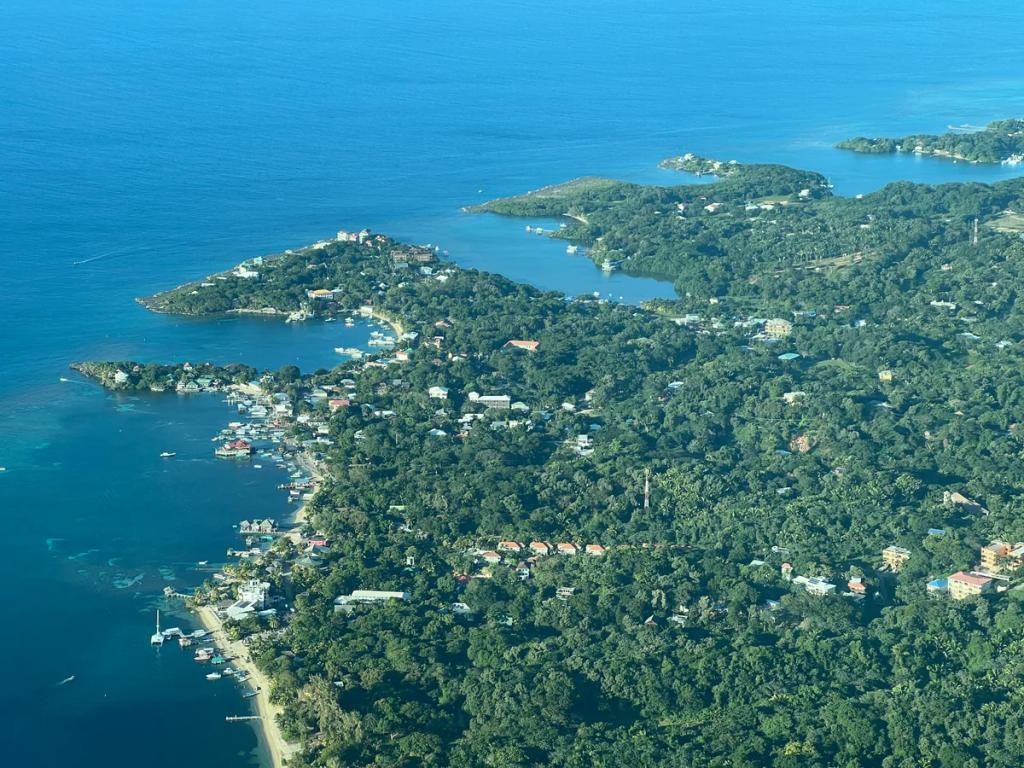 eSIM Roatan - Buy prepaid travel data for Roatan, Honduras