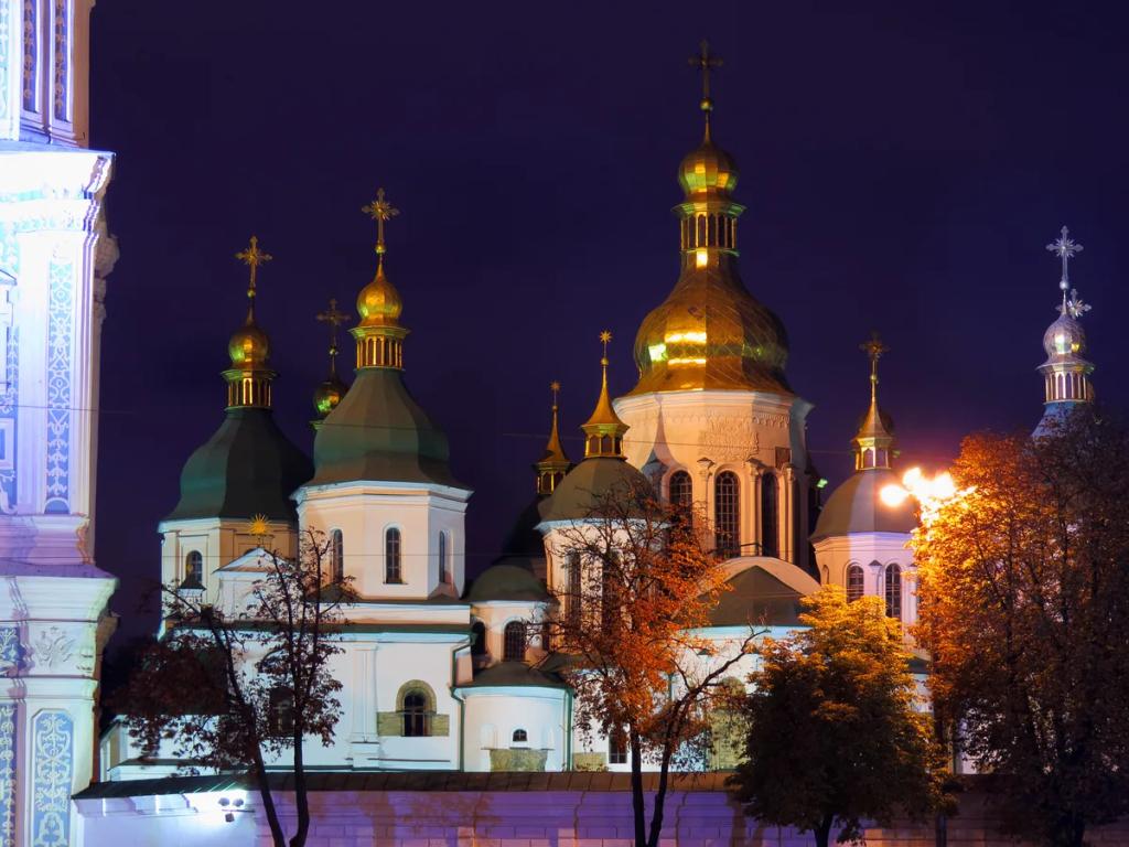 eSIM Kyiv - Buy prepaid travel data for Kyiv, Ukraine